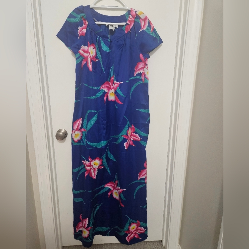 Hilo Hattie Hawaii Blue Maxi Dress with Pink Floral Print Size Medium